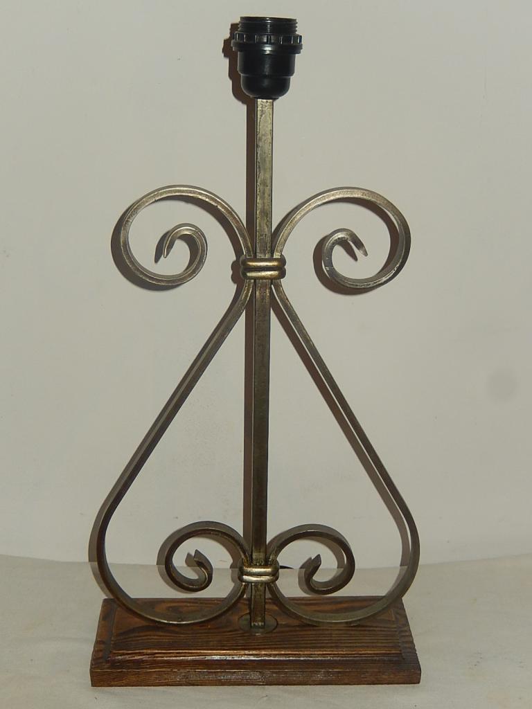 Pied de lampe